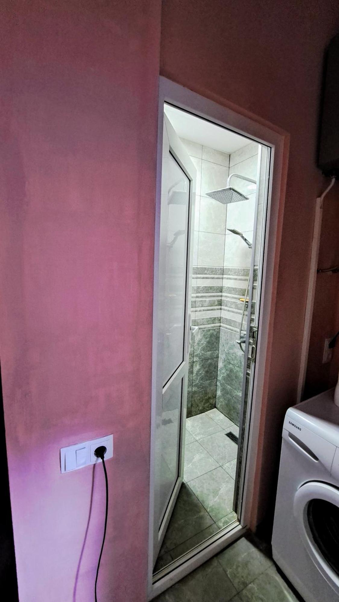 Apartment With A Nice Terrace In Old City Center Tbilisi Buitenkant foto