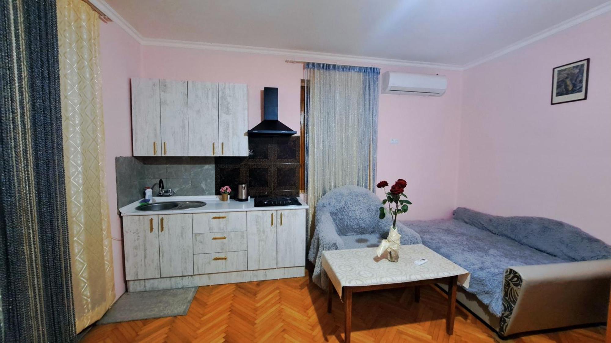 Apartment With A Nice Terrace In Old City Center Tbilisi Buitenkant foto